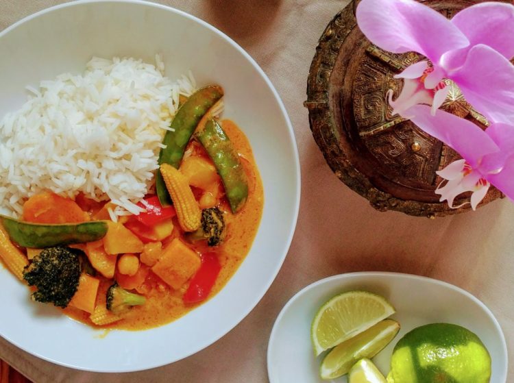 Vegetarisches Erdnusscurry