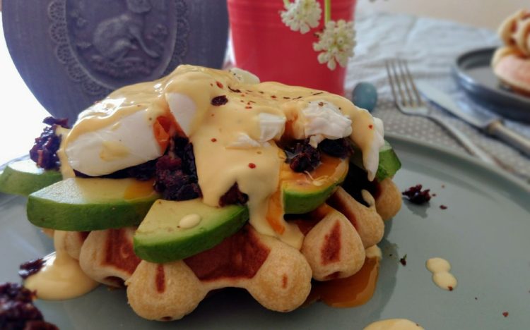 Brioche Waffeln a la egg Benedicts