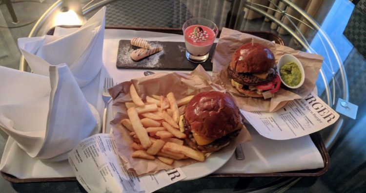 Sheraton Frankfurt - enttäuschender Burger aus der Taverne