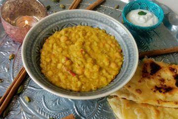 Keoti Dal - gemischtes Dal mit selbgemachtem Roti