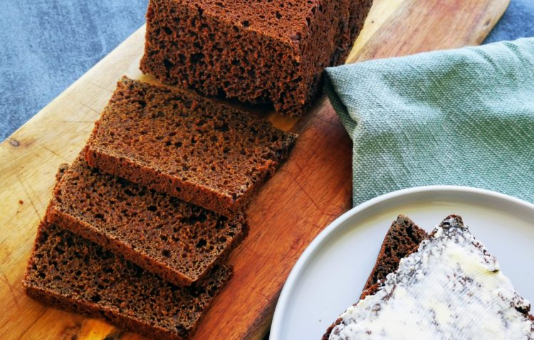 Rúgbrauð - Isländisches Roggenbrot