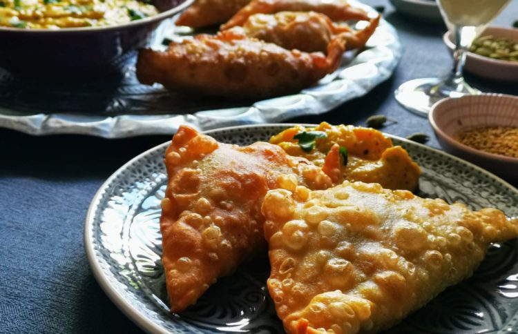 Lukhmi Indische Teigtaschen - vegetarisch und mit Hackfüllung