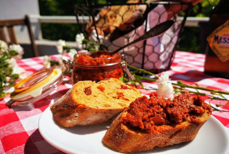 Tomaten-Speck-Käse Baguettes - Sizilien Edition
