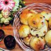 Aromatisch fluffige Rosinenbrötchen