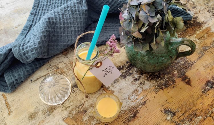 Omas selbstgemachter Eierlikör