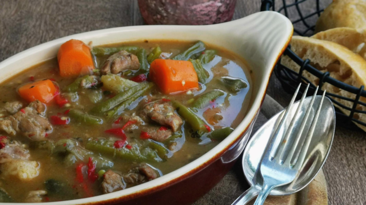 Dana etli guvec - Türkisches Kalbsgulasch mit viel Gemüse