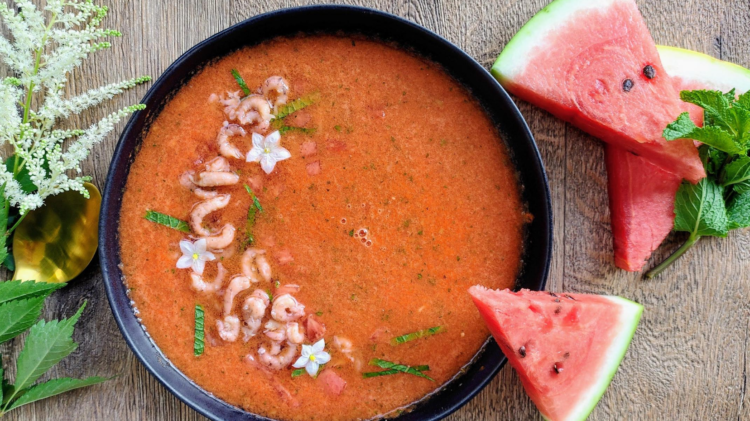 Wassermelonen Gazpacho vegan oder mit Krabben