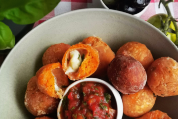 Mozzarella Baellchen im Teigmantel