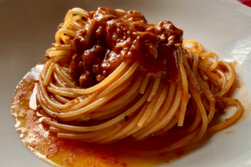 Spaghetti di Gragnano al Ragù Arrabbiato