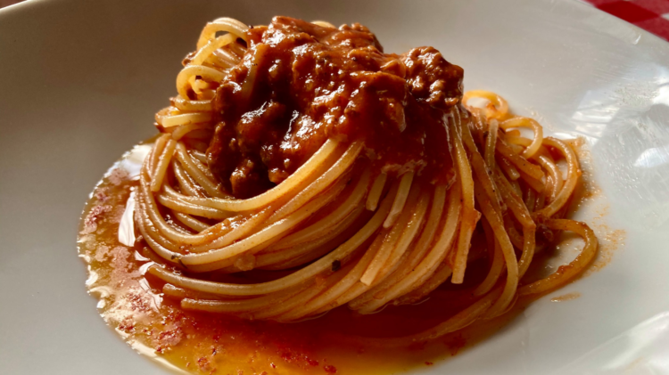 Spaghetti di Gragnano al Ragù Arrabbiato