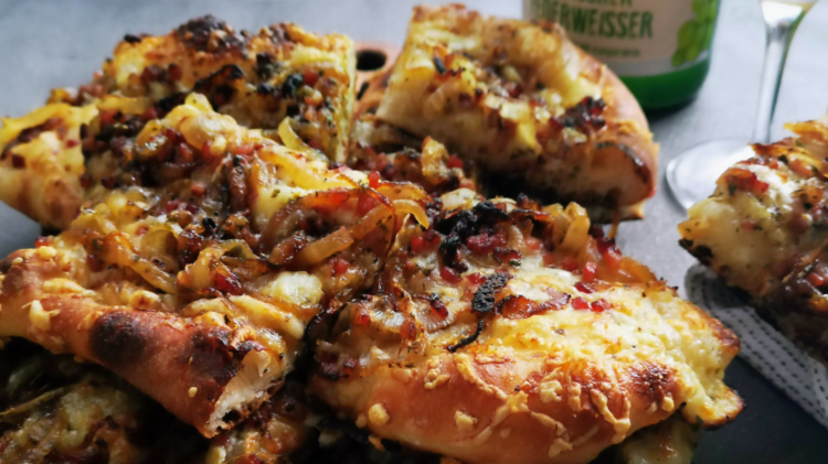 Zwiebelkuchen mit Federweißer