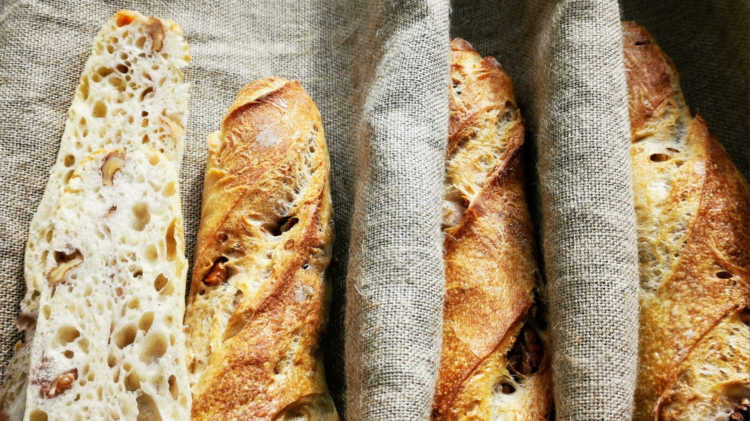Walnuss-Baguettes mit Pâte fermentée