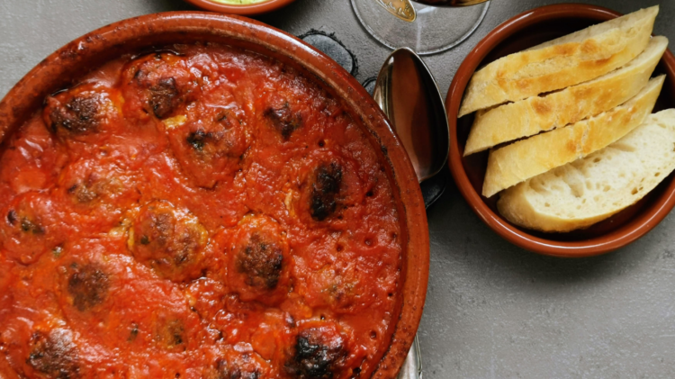 Albondigas de cordero - Spanische Lamm-Hackbaellchen mit Minze und Sherry