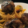 Bucatini con Polpettoni - Pasta mit Fleischbällchen