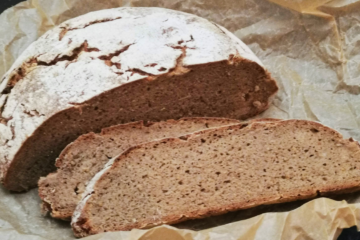 Hausbrot mit 100- Roggen - ein tolles Sauerteigbrot-anschnitt