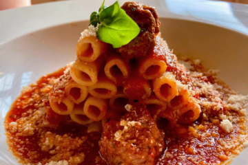 Ziti Tagliati con Polpette - Nudeln mit Hackbällchen