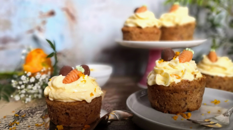 Orangen-Moehren Cupcakes mit Orange oder Eierlikoer Frosting-1
